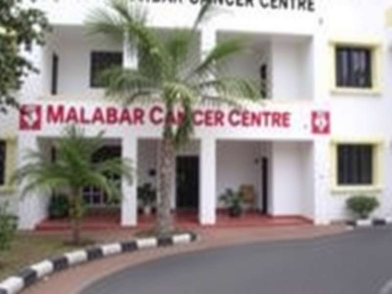 Medical oncologist in consultation